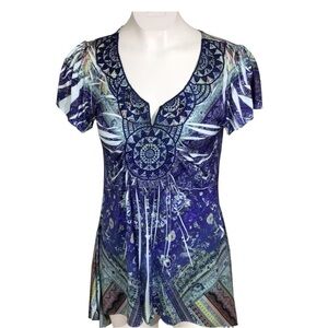 World Unity Pretty Sequins V Neck Short Sleeve Top EUC size Small